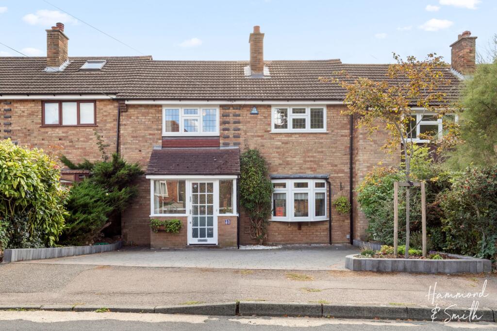 Main image of property: Lincolns Field, Epping, CM16