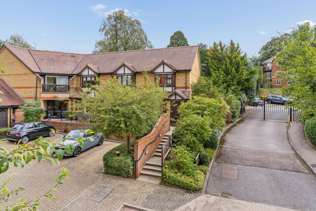 Main image of property: Harrison Close, Hitchin, SG4