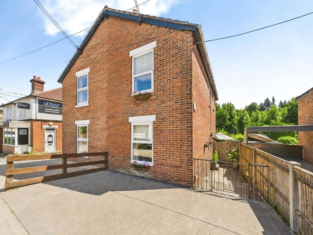 Main image of property: Portsmouth Road, Lowford, Southampton, SO31