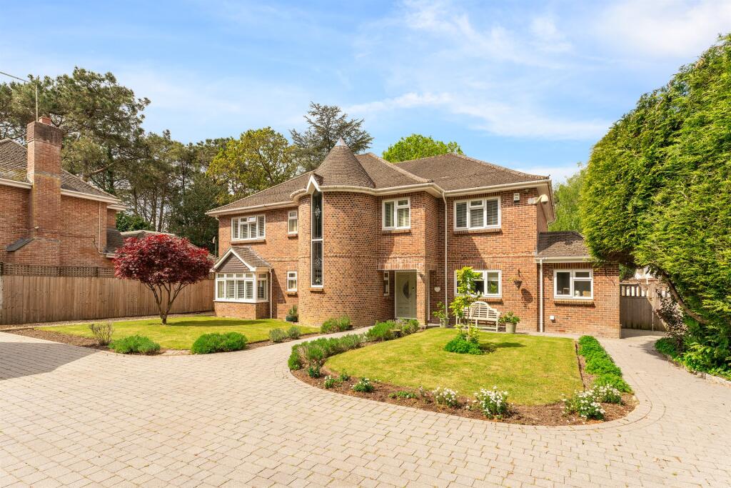 Main image of property: Broadstone