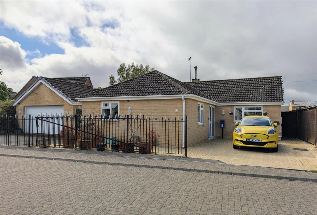 Main image of property: Davillian Court, Quedgeley, Gloucester