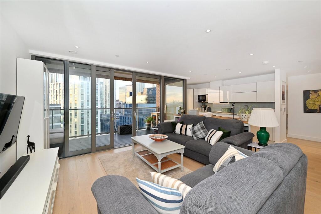 Main image of property: Heritage Tower, 118 East Ferry Road, Canary Wharf, London, E14