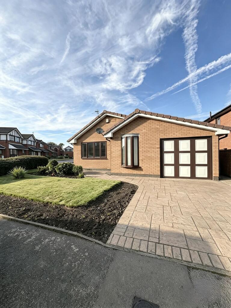 Main image of property: The Shires, Droylsden, M43