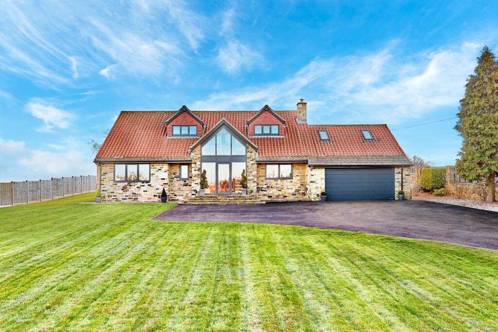 Main image of property: Ulaka, Clayton