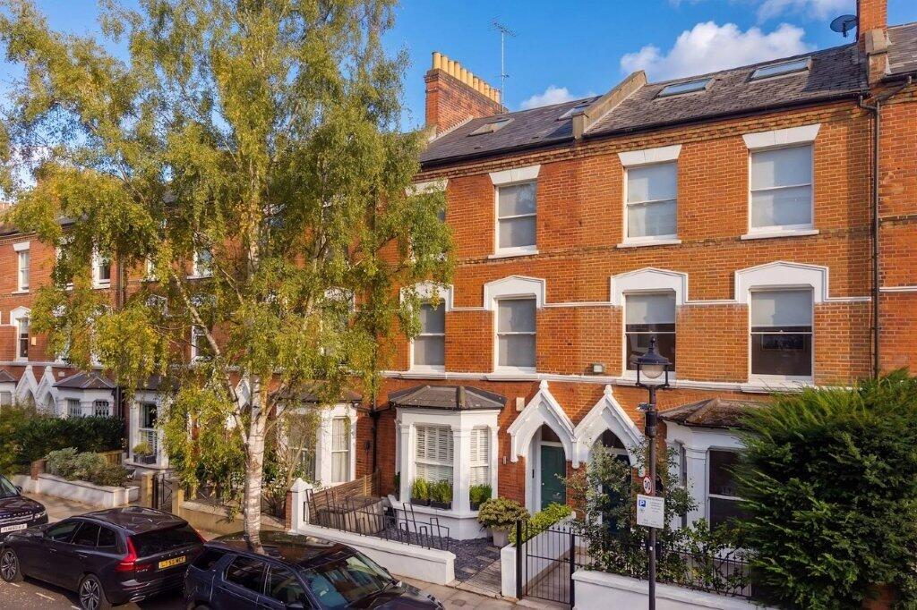 Main image of property: Hamilton Gardens, London
