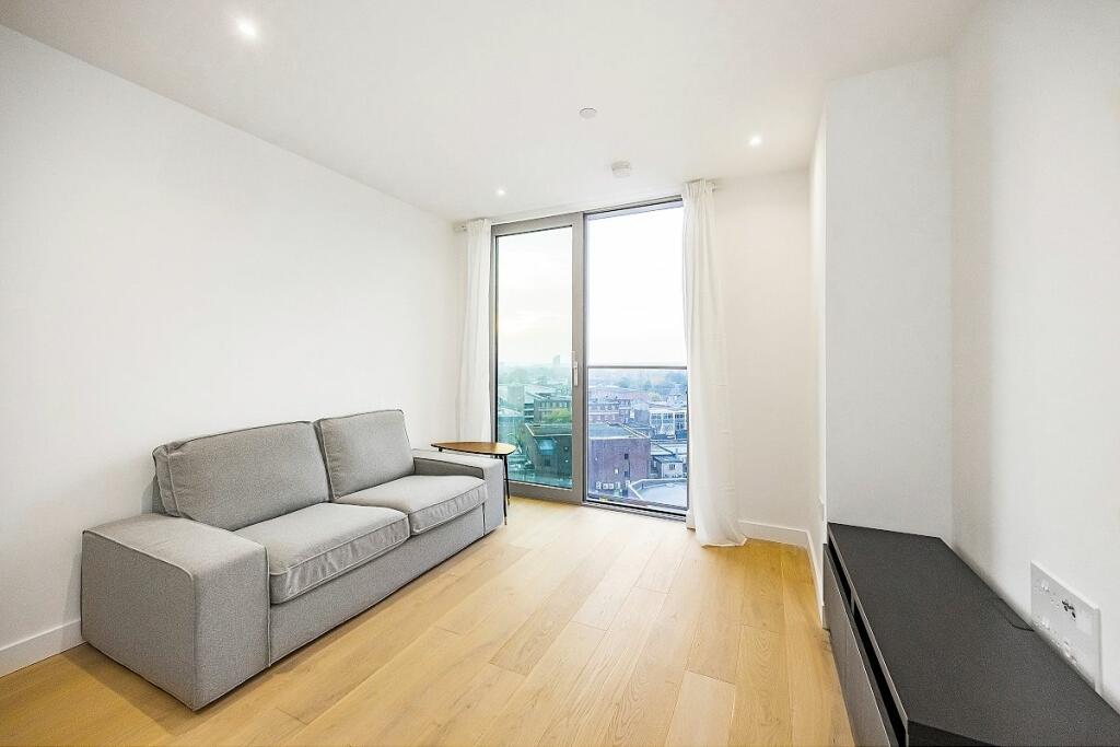 Main image of property: 37 Clarendon Road, Watford, WD17