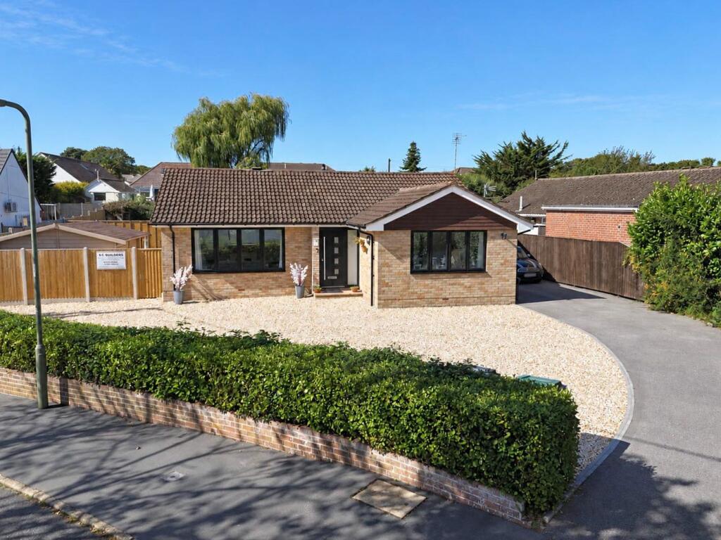 Main image of property: Oak Road, Ashley, New Milton, BH25
