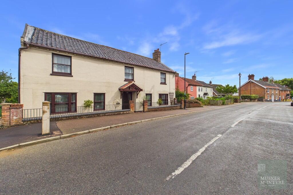 Main image of property: Norwich Road, Chedgrave, Norwich