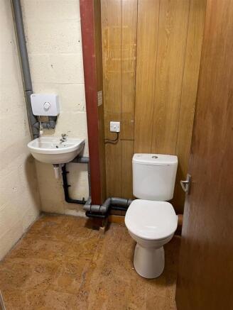 Toilet.jpg