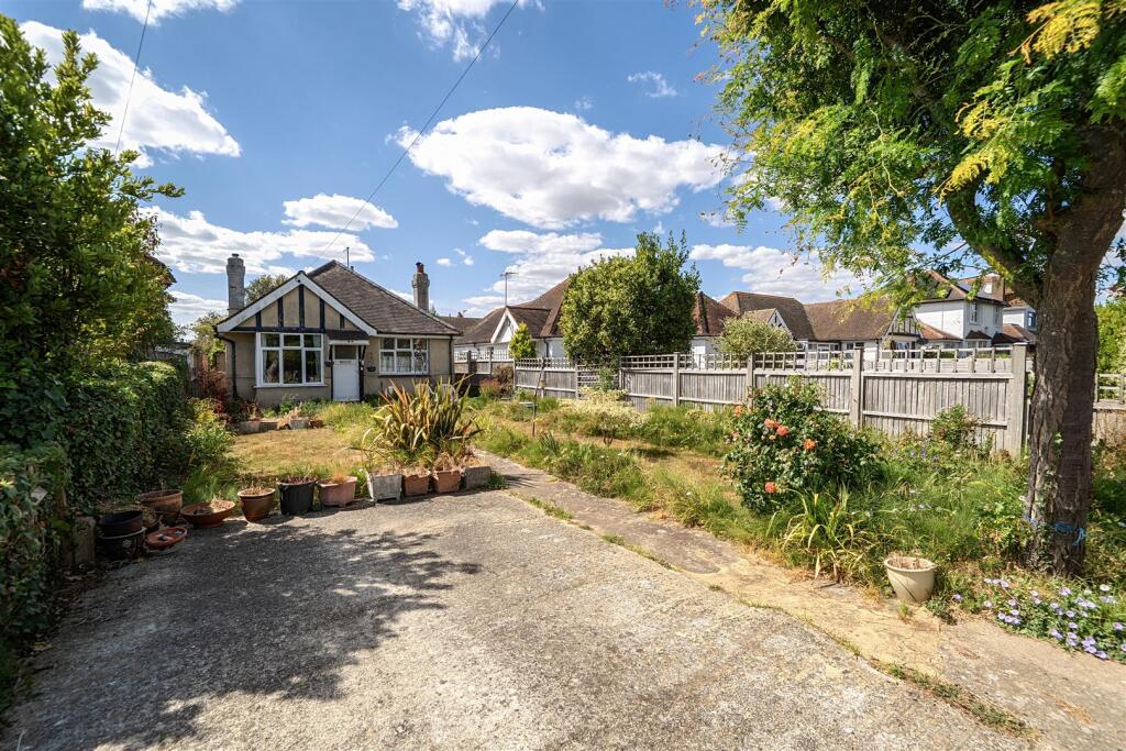 Main image of property: Rose Walk, Goring-By-Sea, BN12 4AU