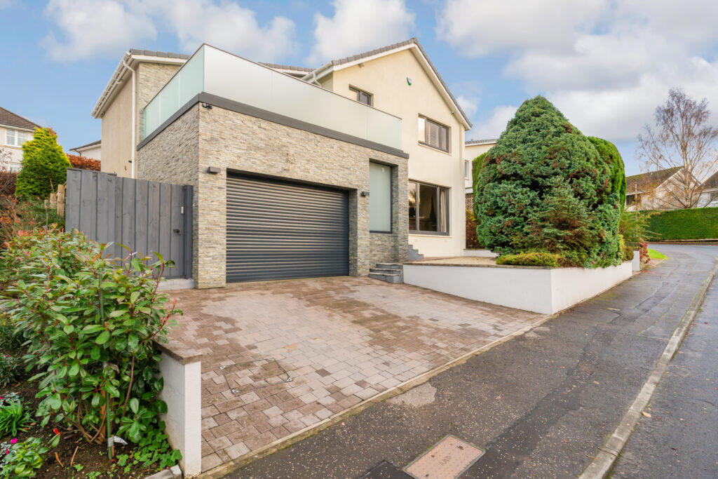 Main image of property: 10 Avon Road, Cramond, Edinburgh, EH4 6RD