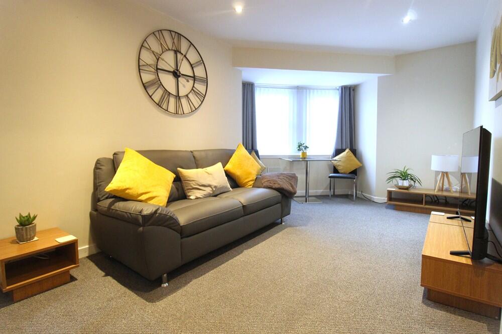 Main image of property: Nelson Court, Top Floor, AB24