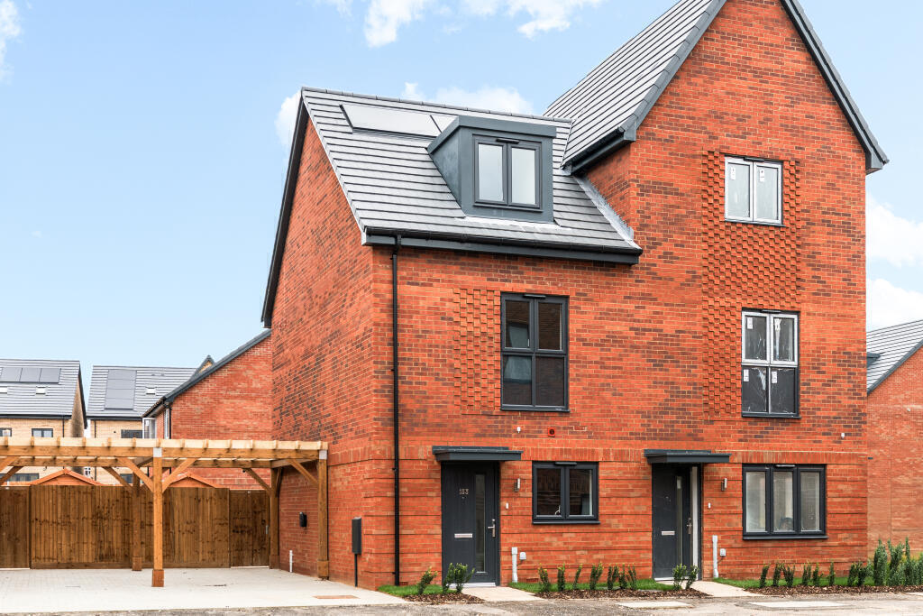 Main image of property: Waterslade Way, Houghton Regis, Central Bedfordshire