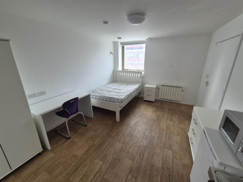 Main image of property: BOURNEMOUTH STUDIO WITH BILLS INCLUDED