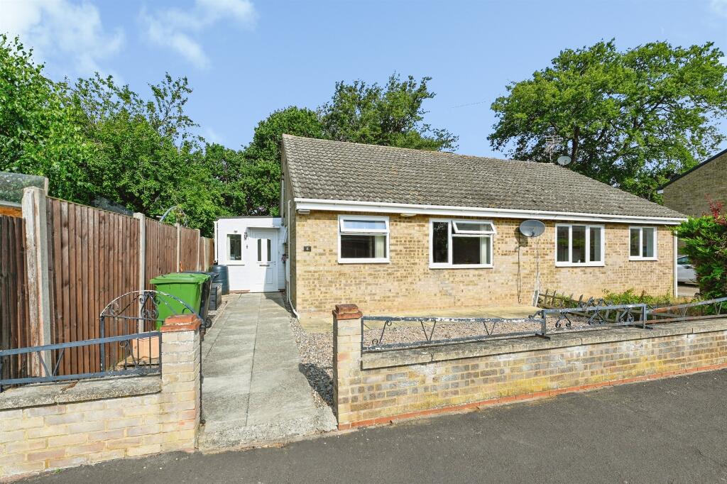 Main image of property: Hadley Crescent, Heacham, King's Lynn