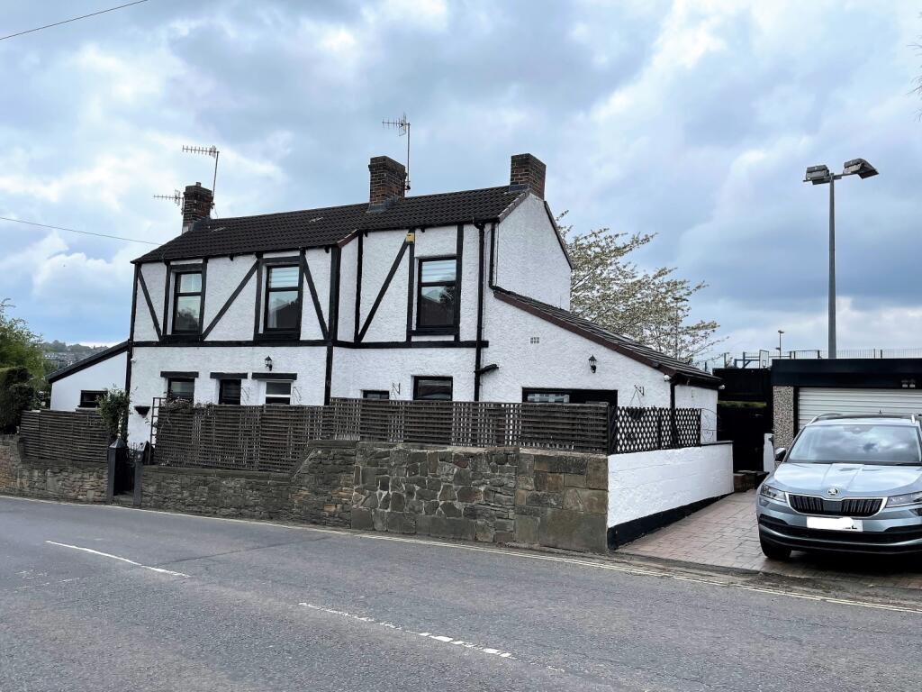 Main image of property: Green Lane, Dronfield, S18