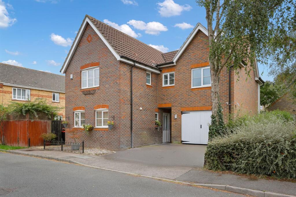 Main image of property: Harwell Close, Braintree, CM7