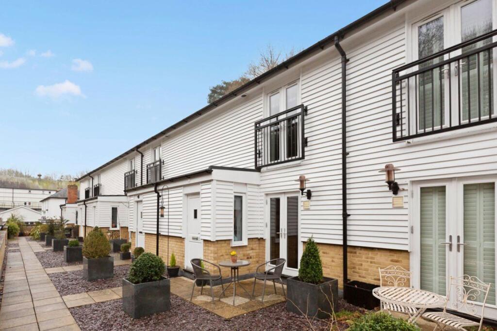 Main image of property: Loose Valley, Maidstone ME15 6JW