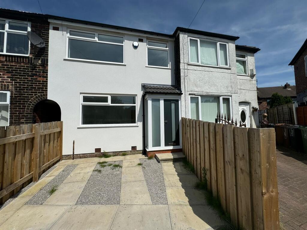Main image of property: Briarwood Avenue, Droylsden, Manchester, M43