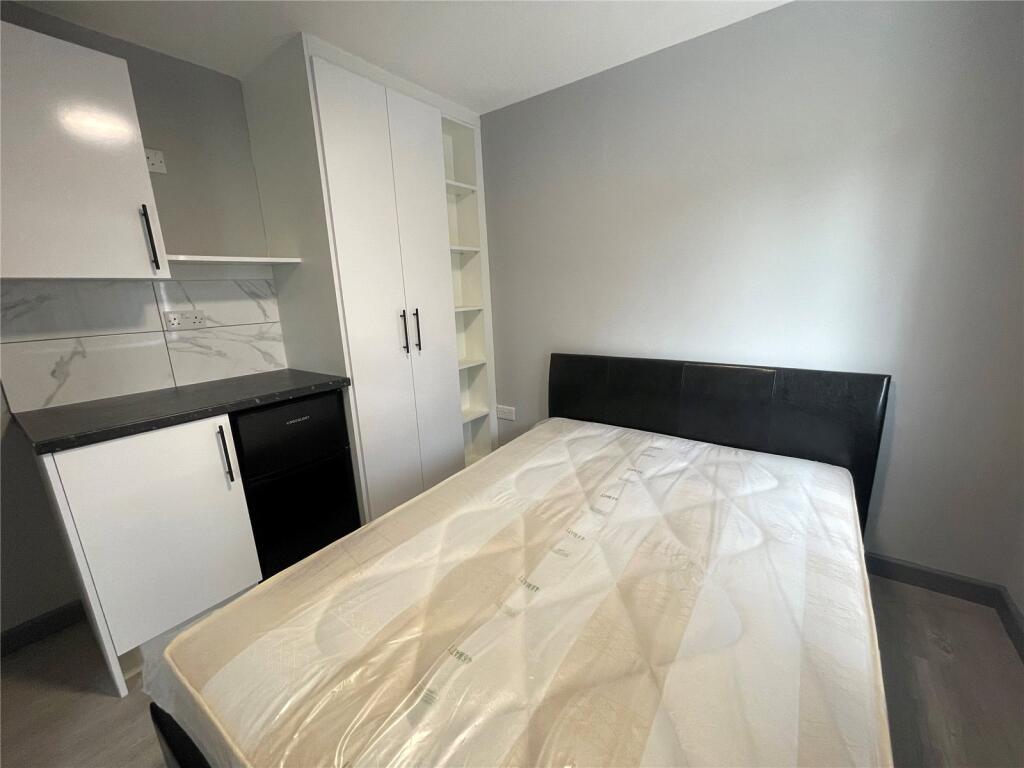 Main image of property: Thirlmere Avenue, Tilehurst, Reading, RG30