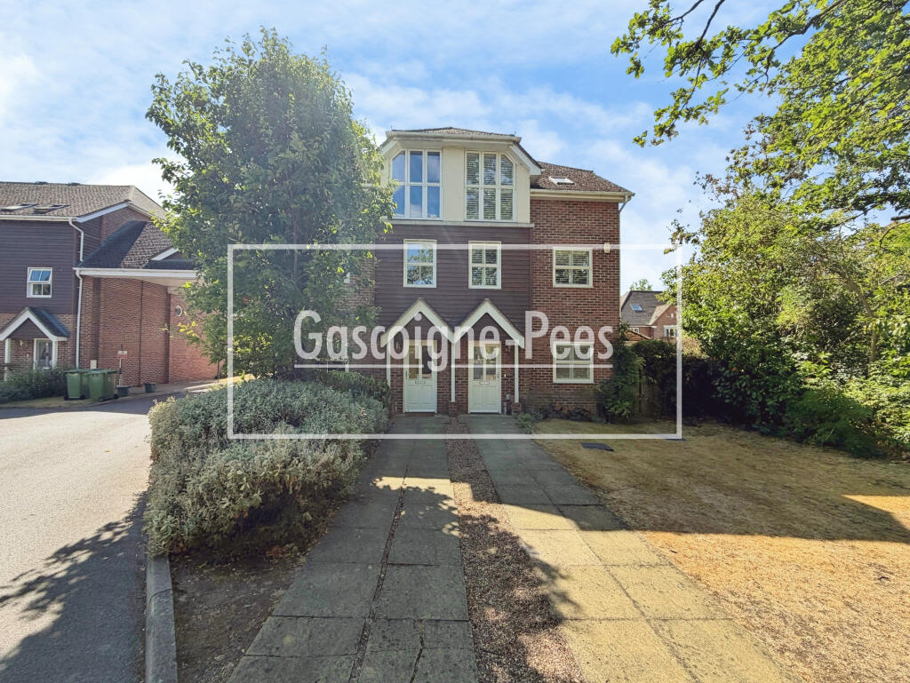 Main image of property: Pendenza, Cobham