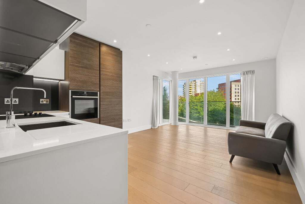 Main image of property: Hopgood Tower, Pegler Square, Kidbrooke, Greenwich