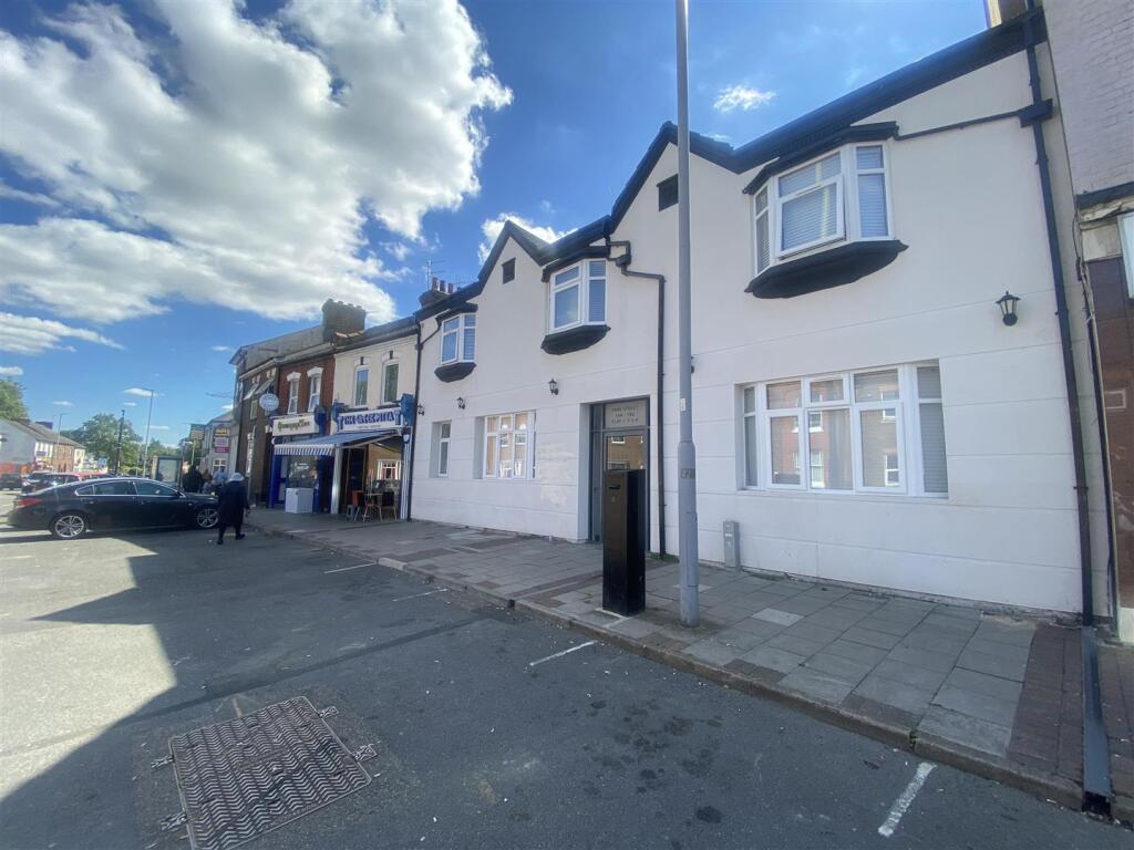 Main image of property: Park Street, Luton