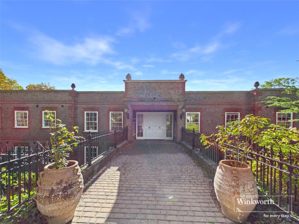 Main image of property: Treetops, The Mount, Caversham, Reading, Berkshire, RG4