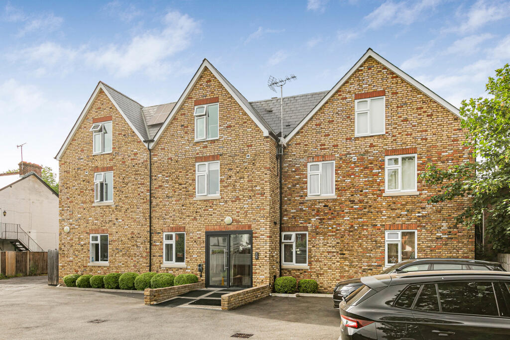Main image of property: Guildford Road, Chertsey, Surrey, KT16