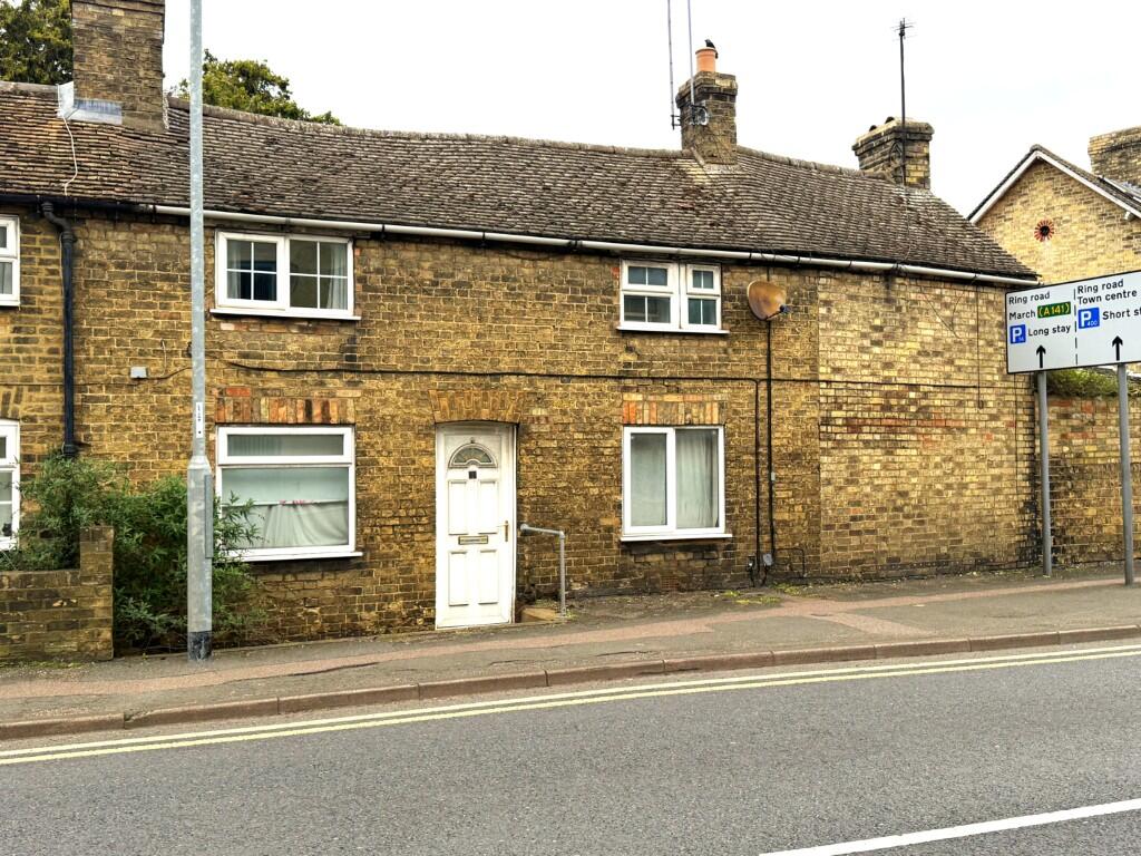 Main image of property: Flat 2, 2 Cromwell Walk, Huntingdon, Cambridgeshire PE29 3HN