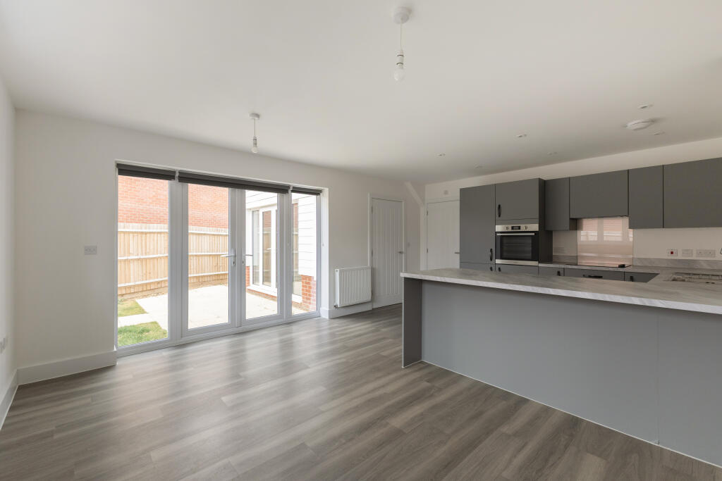 Main image of property: Leaf Living at Chesterwell, Colchester, CO4, Mile End