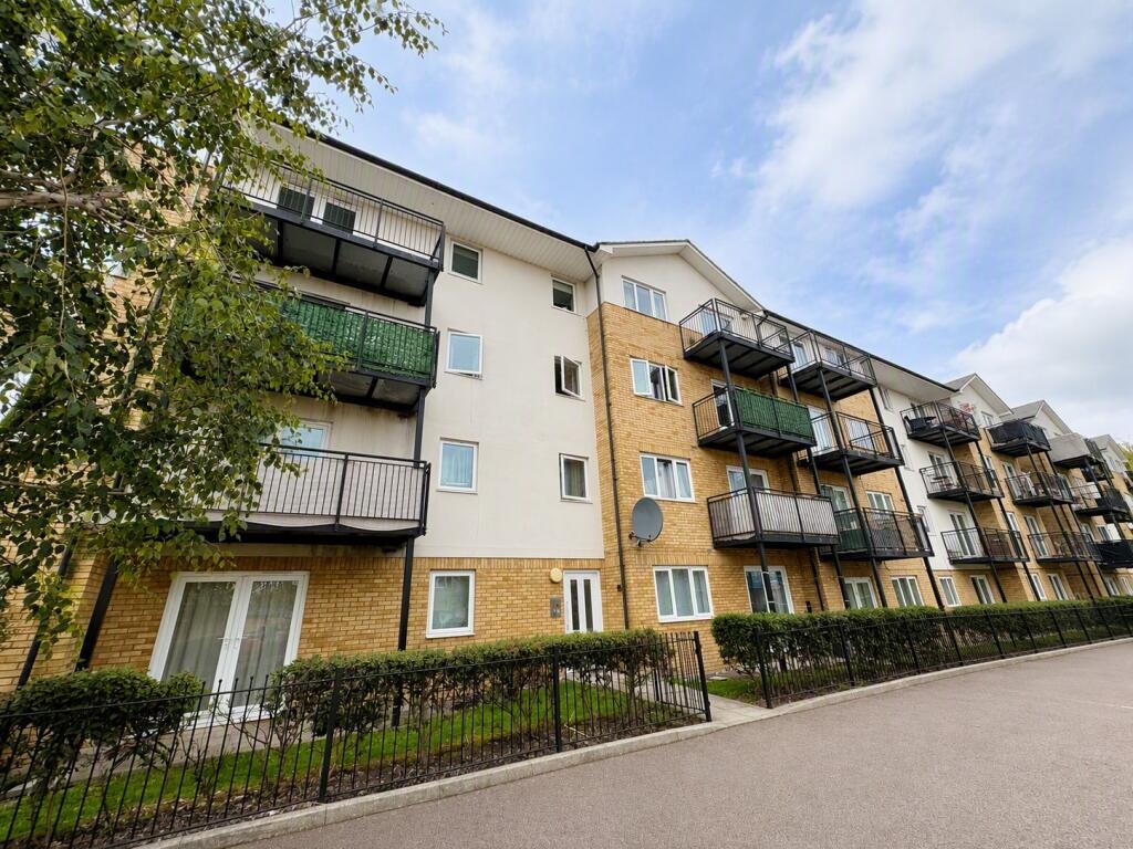 Main image of property: Sharps Court, SG4