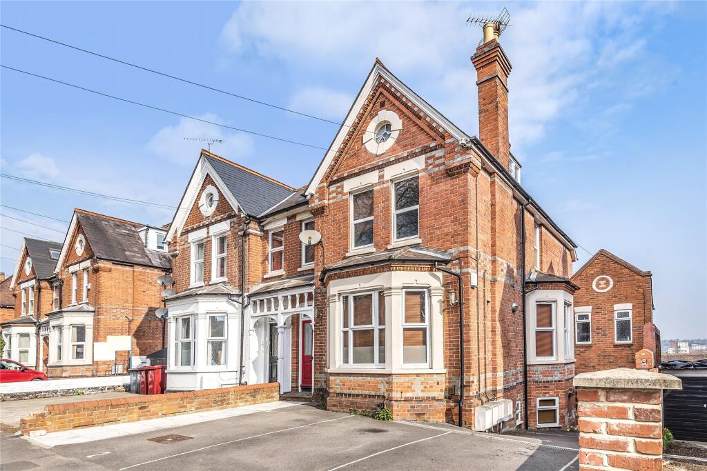 Main image of property: Tilehurst Road, Reading, Berkshire, RG30