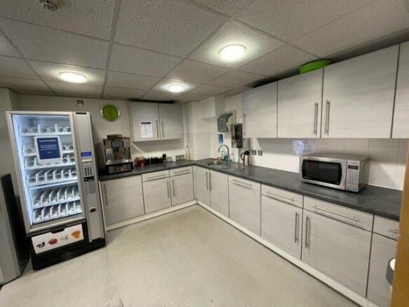 PHOTO 9  21 Brunswick Place Southampton  interior.jpg