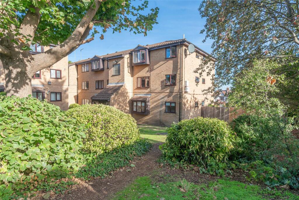 Main image of property: Cambridge Gardens, London, N10