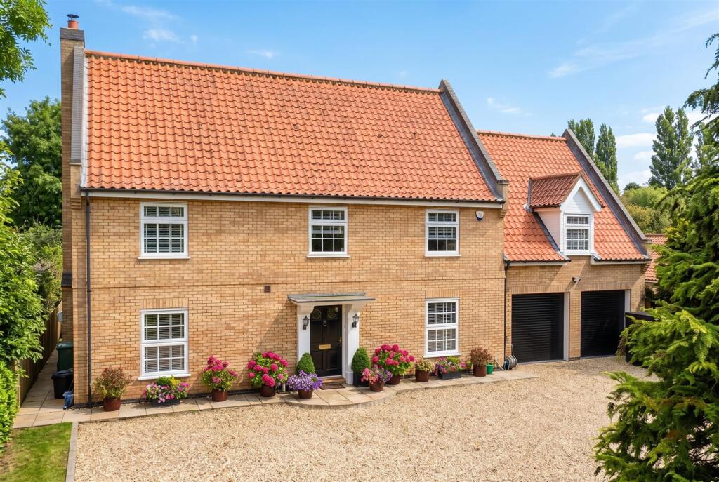 Main image of property: Cammeringham, Lincoln