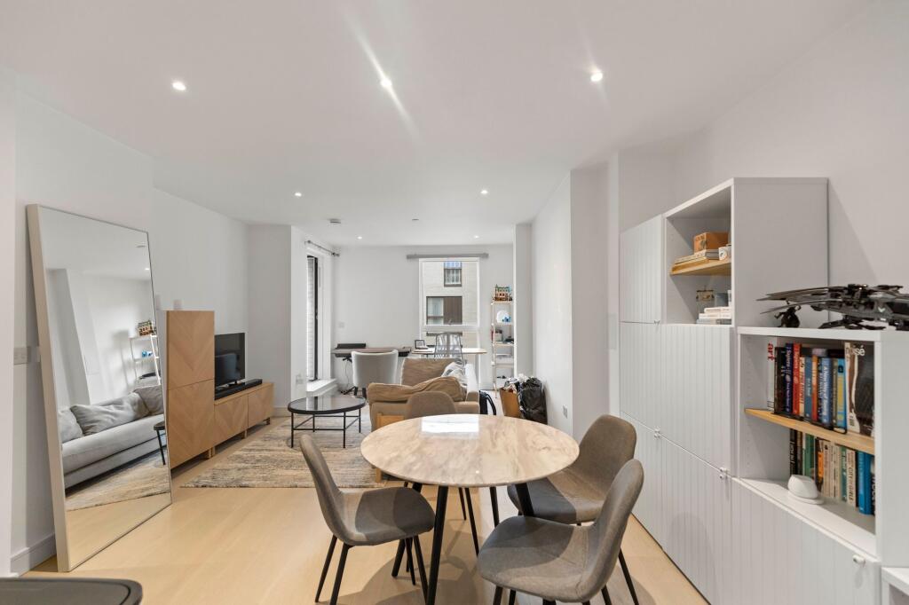 Main image of property: The Avenue, Queens Park, NW6