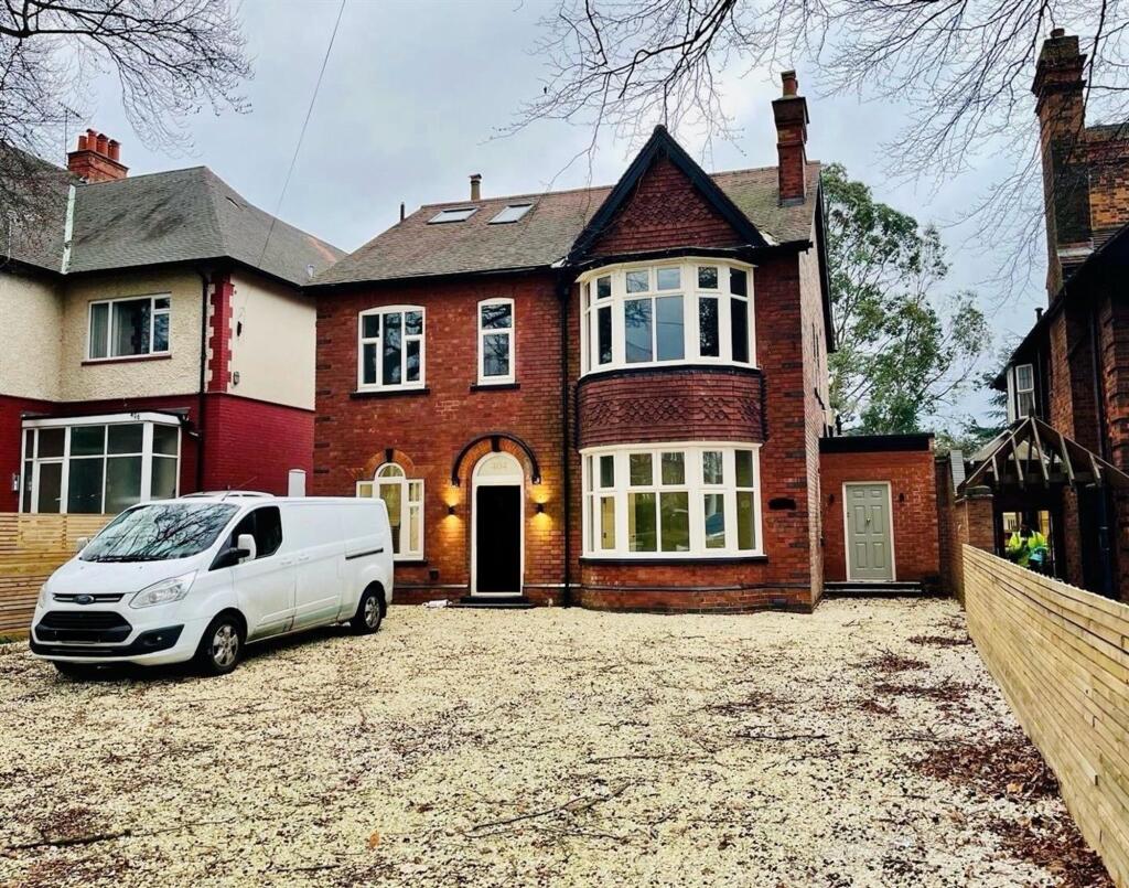 Main image of property: Mansfield Road, Nottingham, NG5