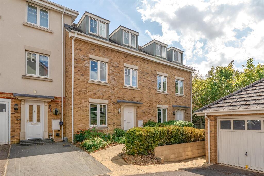 Main image of property: Kingsquarter, Oldfield, Maidenhead, SL6