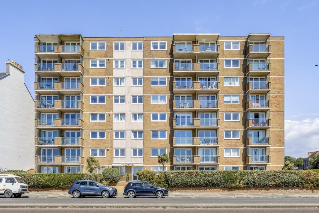 Main image of property: Fairlawns, Kingsway, Hove, BN3 4FZ