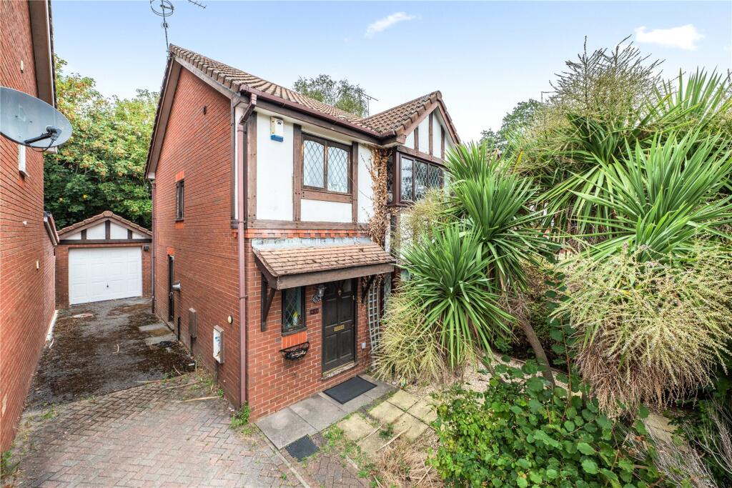 Main image of property: Alexandra Gardens, Knaphill, Woking, Surrey, GU21