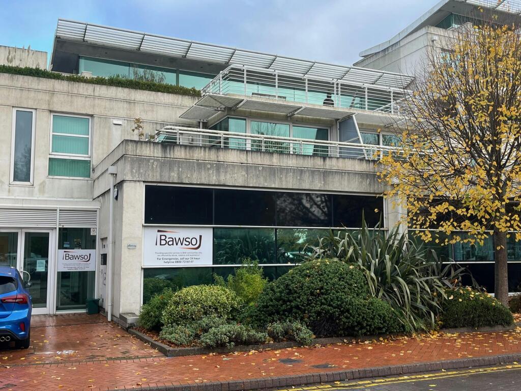 Main image of property: 4 Sovereign Quay, Unit 4, Sovereign Quay, Havannah Street, Cardiff, CF10 5SF