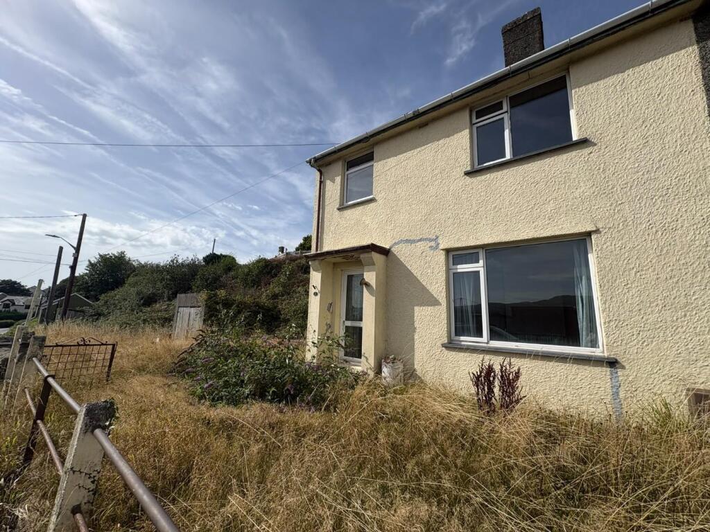 Main image of property: Penrhyndeudraeth