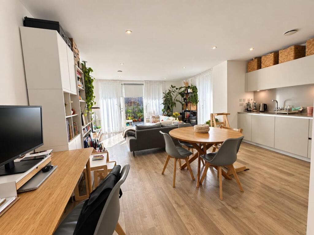 Main image of property: Woods Road, Peckham, London, SE15