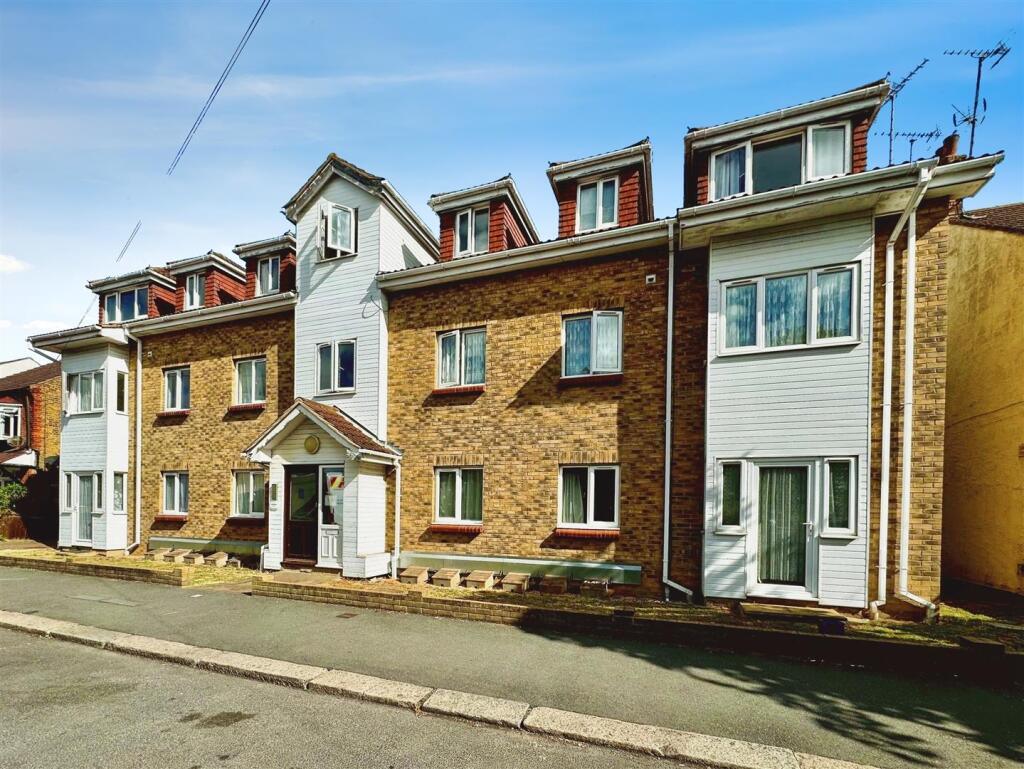 Main image of property: South Avenue, Southend-On-Sea