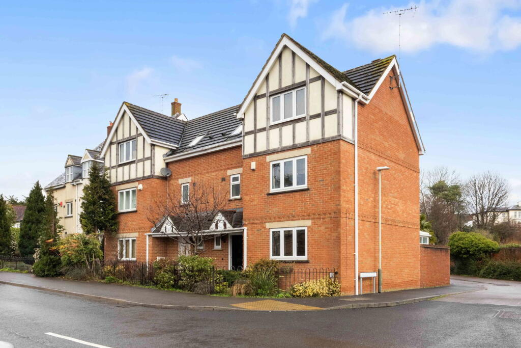 Main image of property: London Road, Charlton Kings, Cheltenham, GL52 6YF