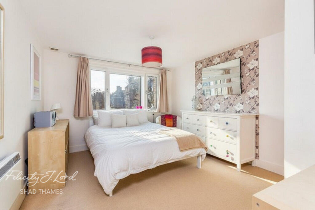Main image of property: Empire Square South, Long Lane, London, SE1