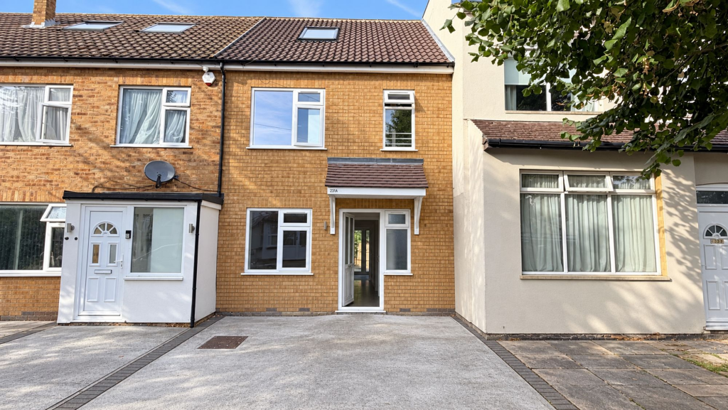 Main image of property: South Avenue, Southend-On-Sea, SS2