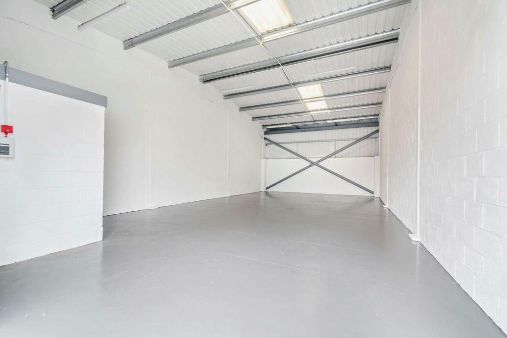 8582903interior01800.jpg