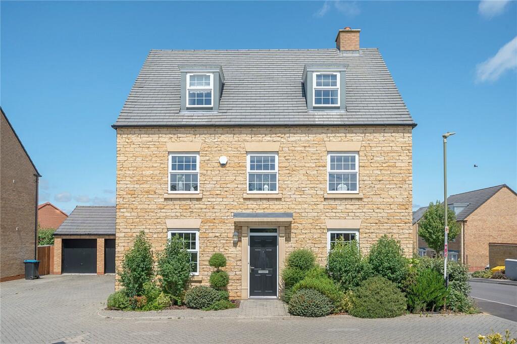 Main image of property: Skylark Way, Witney, OX28